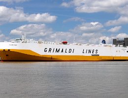 GRANDE ROMA - 196m [IMO:9247936 Autotransporter (Vehicles Carrier) Aufnahme: 2019-06-22 Baujahr: 2003 | DWT: 14524t | Breite: 31m | Ladekapazität: 5300 CEU Geschwindigkeit: 18,5...