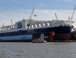 ATLANTIC SAIL - 296m [IMO:9670585] Container-/ Ro-Ro Schiff (Container ship) Aufnahme: 2019-05-11 Baujahr: 2016 | DWT: 55631t | Tiefgang: 10,4m | Breite: 38m | Tiefgang: 10,4m |...