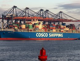 COSCO ENGLAND - 366m [IMO:9516428] Containerschiff (Container ship) Neuaufnahme: 2018-11-23 (2014-08-08) Baujahr: 2013 | DWT: 157000t | Breite: 52m | Tiefgang: 15,5m |...
