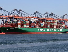 CSCL GLOBE - 400m [IMO:9695121] Containerschiff (Container ship) Neuaufnahme: 2018-05-06 (2015-03-29) Baujahr: 2014 | DWT: 184320t | Breite: 59m | Tiefgang: 16m | Ladekapazität:...