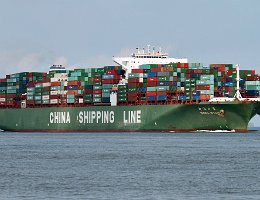 CSCL STAR - 366m [IMO:9466867] Containerschiff (Container ship) Aufnahme: 2014-08-08 Baujahr: 2011 | DWT: 155467t | Breite: 52m | Tiefgang: 15,5m | Ladekapazität: 13300 TEU...