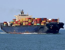 E.R. KOBE - 277m [IMO:9222974] Containerschiff (Container ship) Ex-Name: CSCL KOBE Aufnahme: 2020-05-30 Baujahr: 2001 | DWT: 68196t | Breite: 40m | Tiefgang: 14m |...