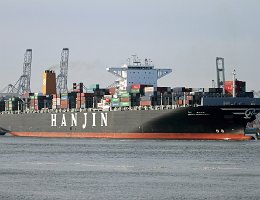 HANJIN GREEN EARTH - 366m (ex) [IMO:9503732] Containerschiff (Container ship) Neuer Name: MSC PERLE Aufnahme: 2016-01-18 Baujahr: 2013 | DWT: 141574t | Breite: 48m | Tiefgang: 15,5m |...