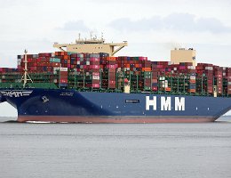 HMM ROTTERDAM - 400m [IMO:9868338] Containerschiff (Container ship) Aufnahme: 2020-08-20 Baujahr: 2020 | DWT: 200000t | Breite: 61m | Tiefgang: 16,5m | Ladekapazität: 23964 TEU...