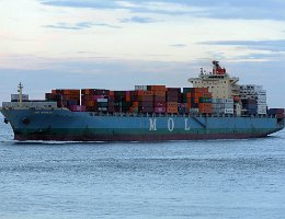 MOL EMISSARY - 294m [IMO:9407158] Containerschiff (Container ship) Neuaufnahme: 2020-08-24 (2019-05-22) Baujahr: 2009 | DWT: 67170t | Breite: 33m | Tiefgang: 13,7m | Ladekapazität:...