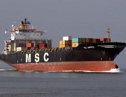 MSC AMERICA - 216m [IMO:9008603] Containerschiff (Container ship) Aufnahme: 2018-10-19 Baujahr: 1993 | DWT: 45668t | Breite: 32m | Tiefgang: 12,5m | Ladekapazität: 2700 TEU...