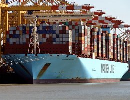MADRID MAERSK - 399m [IMO:9778791] Containerschiff (Container ship) Aufnahme: 2019-04-16 Baujahr: 2017 | DWT: 210019t | Breite: 59m | Tiefgang: 16,5m | Ladekapazität: 20568 TEU...