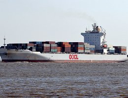 OOCL KOBE - 260m [IMO:9329526] Containerschiff (Container ship) Aufnahme: 2019-04-17 Baujahr: 2007 | DWT: 50554t | Breite: 32m | Tiefgang: 12,6m | Ladekapazität: 4578 TEU...