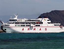 VOLCAN DE TINDAYA - 78m [IMO:9268411] Autofähre (Car ferry) Aufnahme: 2018-01-25 Baujahr: 2003 | DWT: 420t | Breite: 16m | Passagiere: 700 | PKW: 120 Maschinenleistung: 14144 PS |...