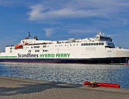 BERLIN - 170m [IMO:9587855] Autofähre (Car ferry) Aufnahme: 2019-06-01 Baujahr: 2016 | DWT: 4835t | Breite: 25m | Tiefgang: 6,0m | Passagiere: 1300 | PKW: 460 Lademeter:...