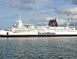 KRONPRINS FREDERIK - 152m [IMO:7803205] Autofähre (Car ferry) Aufnahme: 2015-06-01 Baujahr: 1981 | DWT: 2671t | Breite: 23m | Passagiere: 133 | LKW: 40 Maschinenleistung: 22000 KW |...