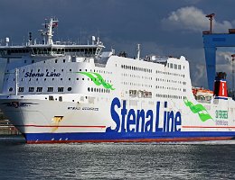 STENA GERMANICA - 241m [IMO:9145176] Autofähre (Car ferry) Aufnahme: 2016-08-06 Baujahr: 2001 | DWT: 10670t | Breite: 29m | Tiefgang: 6,15m Maschinenleistung: 23000 KW |...