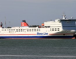 STENA TRANSPORTER - 212m [IMO:9469376] Autofähre (Car ferry) Aufnahme: 2015-05-24 Baujahr: 2011 | DWT: 8423t | Breite: 32m | Tiefgang: 6,3m Maschinenleistung: 21600 KW |...