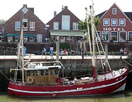 NOR 203 SPERBER - 17m Fischkutter (Trawler) Aufnahme: 2019-06-25 Baujahr: 1956 | Breite: 5,25m | Tiefgang: 1,75m Maschinenleistung: 147 KW