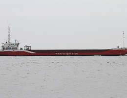 FAST JEF - 88m [IMO:9136101] Frachtschiff (General Cargo) Aufnahme: 2015-07-11 Baujahr: 1996 | DWT: 3202t | Breite: 12,53m | Tiefgang: 4,65m Maschinenleistung: 1000 KW |...