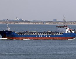 WILSON ALICANTE - 88m [IMO:9507374] Frachtschiff (General Cargo) Aufnahme: 2018-07-27 Baujahr: 2010 | DWT: 3600t | Breite: 12,40m | Tiefgang: 5,14m Maschinenleistung: 1200 KW...