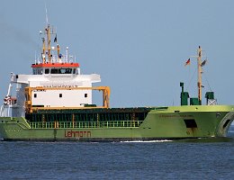 ALESSANDRA LEHMANN - 90m [IMO:9290684] Frachtschiff (General Cargo) Aufnahme: 2015-07-15 Baujahr: 2004 | DWT: 4501t | Breite: 15,20m | Tiefgang: 5,25m Maschinenleistung: 1850 KW |...