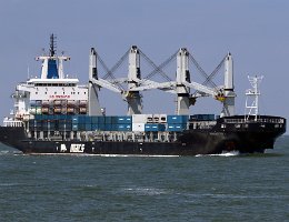 BRIGHT SKY - 200m [IMO:9465435] Frachtschiff (General Cargo) Aufnahme: 2018-07-13 Baujahr: 2013 | DWT: 37472t | Breite: 30,61m | Tiefgang: 11,70m Maschinenleistung: 11620 KW |...