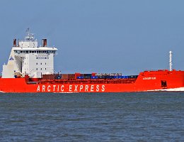 ZAPOLYARNYY - 169m [IMO:9404027] Frachtschiff (General Cargo) Aufnahme: 2015-07-18 Baujahr: 2008 | DWT: 18339t | Breite: 26,45m | Tiefgang: max. 10,00m Maschinenleistung: 12560 KW...