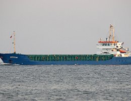 KRÜCKAU - 88m [IMO:9199141] Frachtschiff (General Cargo) Aufnahme: 2015-12-31 Baujahr: 2003 | DWT: 3683t | Breite: 12,80m | Tiefgang: max. 5,60m Maschinenleistung: 1500 KW |...