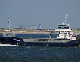 BEAUMONDE - 89m [IMO:9278349] Frachtschiff (General Cargo) Aufnahme: 2016-07-16 Baujahr: 2004 | DWT: 3820t | Breite: 12,50m | Tiefgang: 5,42m Maschinenleistung: 1520 KW |...