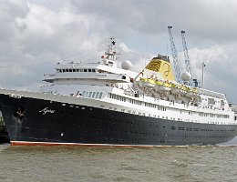 AZORES - 160m (ex) [IMO:5383304] Kreuzfahrtschiff (Cruise Ship) Neuer Name: ASTORIA Aufnahme: 2014-04-12 Baujahr: 1948 | DWT: 2153t | Breite: 21,06m | Passagiere: 566...