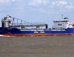 SANDNES - 167m [IMO:9306029] Massengutfrachter (Self Discharging Bulk Carrier) Aufnahme: 2015-07-10 Baujahr: 2005 | DWT: 27711t | Breite: 24,50m | Tiefgang: max. 10,49m...