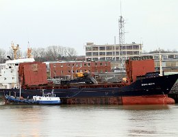 DYNA BULK - 90m [IMO:8403545] Massengutfrachter (Bulk Carrier) Aufnahme: 2014-12-30 Baujahr: 1985 | DWT: 3825t | Breite: 14m | Tiefgang: 6,26m Maschinenleistung: 1919 KW |...