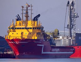 CONNECTOR EXPRESS - 90m [IMO:9244568] Versorgungsschiff (Offshore Supply Ship) Aufnahme: 2019-02-17 Baujahr: 2002 | DWT: 4500t | Breite: 19m | Tiefgang: 5,2m