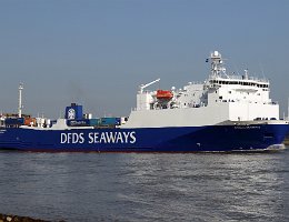 ANGLIA SEAWAYS - 143m (ex) [IMO:9186649] Ro-Ro Schiff (Ro-Ro cargo) Neuer Name: BLUE CARRIER 1 Neuaufnahme: 2017-03-16 Baujahr: 2000 | DWT: 4650t | Breite: 23m | Tiefgang: 5,00m...