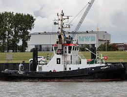BUGSIER 1 - 34m [IMO:9320908] Hafenschlepper (Tug) Neuaufnahme: 2020-08-24 (2015-07-13) Baujahr: 2005 | Bollard pull: 63t | Breite: 12m | Tiefgang: 6,30m Maschinenleistung:...