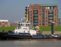 TRITON - 33m [IMO:9451537] Hafenschlepper (Tug) Aufnahme: 2015-10-03 Baujahr: 2008 | Bollard pull: 70t | Breite: 12m | Tiefgang: 4,30m Maschinenleistung: 3800 KW