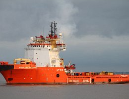 NORMAND DRAUPNE - 83m (ex) [IMO:8406470] Versorgungsschiff/ Offshoreschlepper (Tug) Neuer Name: OMALIUS Aufnahme: 2013-12-28 Baujahr: 1985 | Bollard pull 171t | Breite: 18m | Tiefgang:...