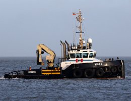 WULF 4 - 26m [IMO:9639737] Hafenschlepper (Tug) Aufnahme: 2018-12-30 Baujahr: 2011 | Bollard pull: 30t | Breite: 9,10m | Tiefgang: 2,63m Maschinenleistung: 1640 KW