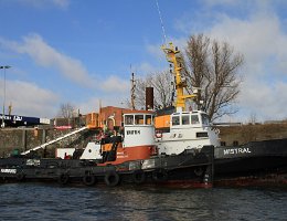 MISTRAL (UND TAIFUN) - 34m [IMO:6923888] Schlepper (Tug) Aufnahme: 2011-03-05 Baujahr: 1969 | Bollard pull: 30t | Breite: 9,60m | Tiefgang: 2,70m Maschinenleistung: 1044 KW |...