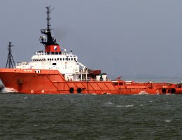 BLUSTER- 70m (+) [IMO:8516976] Offshoreschlepper/ Ankerziehschlepper (Tug) (+) (verschrottet/scrapped) Aufnahme: 2015-07-04 Neuer Name: HURRICANE II Baujahr: 1988 | Bollard...