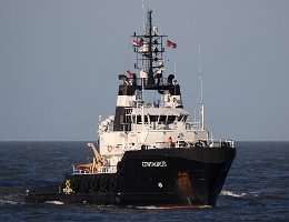 CENTAURUS - 49m [IMO:9433755] Offshoreschlepper (Tug) Aufnahme: 2015-12-09 Baujahr: 2009 | Bollard pull: 100t | Breite: 14m | Tiefgang: 7,00m Maschinenleistung: 5940 KW |...