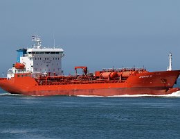 AIGRAN D - 127m [IMO:9138408] Tanker (Oil/Chemical Tanker) Aufnahme: 2017-05-26 Baujahr: 1997 | DWT: 10020t | Breite: 19,02m | Tiefgang: 7,85m Maschinenleistung: 5280 KW |...