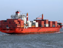 Heckansicht: CAP TALBOT - 257m (ex) [IMO:9227273] - Heckansicht Containerschiff (Container ship) Neuer Name: IRENES RESOLVE Aufnahme: 2015-12-30 Baujahr: 2001 | DWT: 51060t | Breite: 32m |...