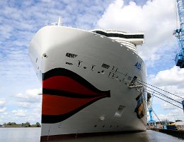 [Schiffe Spezial] AIDAnova (8) Die AIDAnova am 26.08.2018 in Papenburg an der Meyer Werft