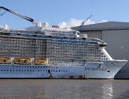 [Schiffe Spezial] SPECTRUM OF THE SEAS (8) Die Spectrum of the Seas am 17.03.2019 in Papenburg an der Meyer Werft