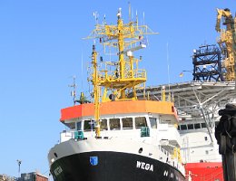 Wega - 53m Das Such- und Vermessungschiff WEGA in der Werft in Bremerhaven