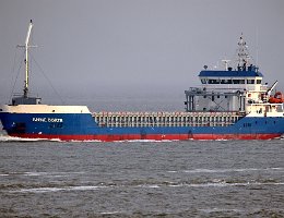 weiteres Foto: ANNE DORTE - 88m (dA) [IMO:9466233] - doppelte Aufnahme Frachtschiff (General Cargo) Aufnahme: 2015-12-31 Baujahr: 2011 | DWT: 3500t | Breite: 12,95m | Tiefgang: max. 5,40m...
